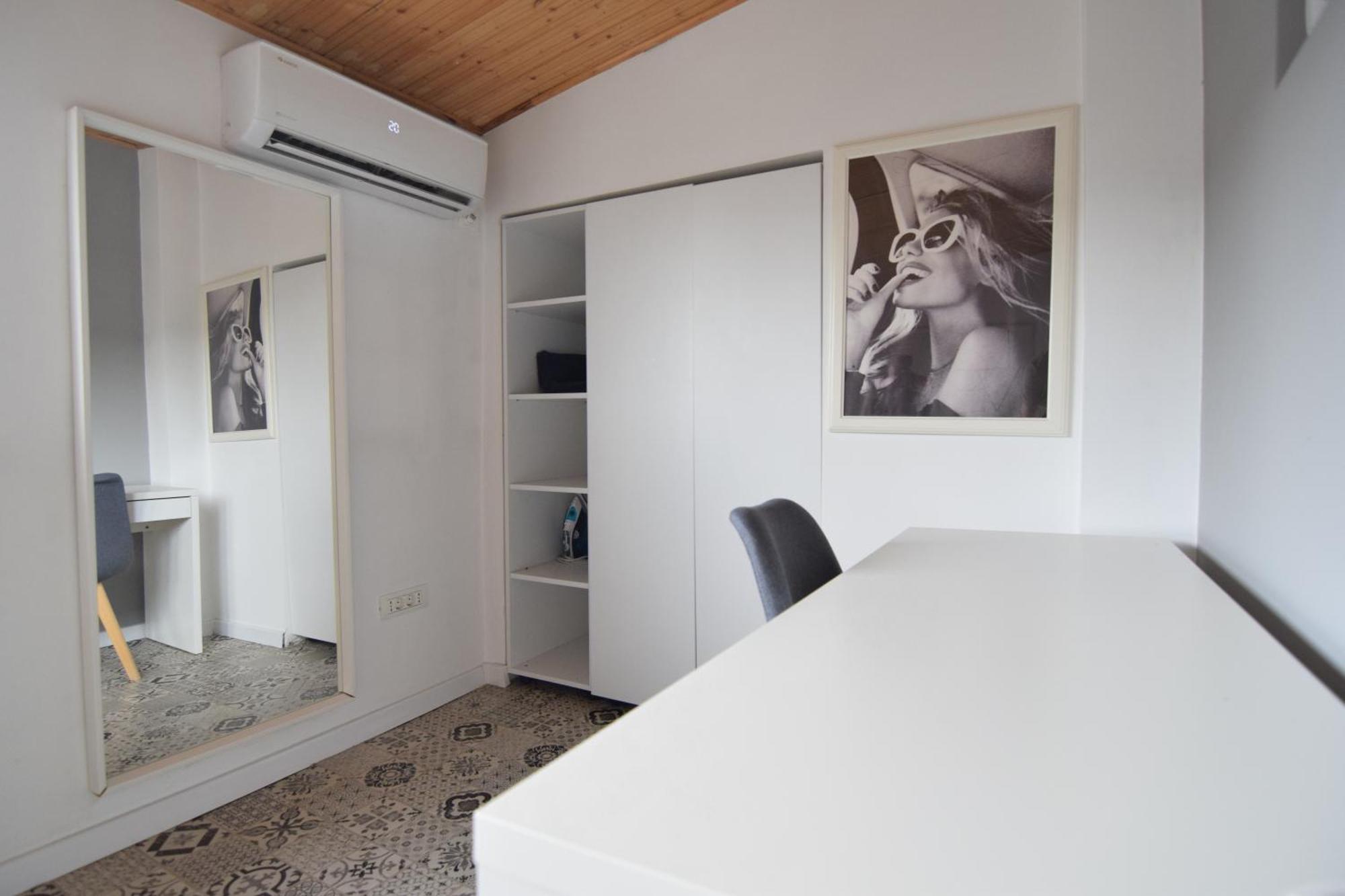 Studio In The Old City Bukarest Kültér fotó